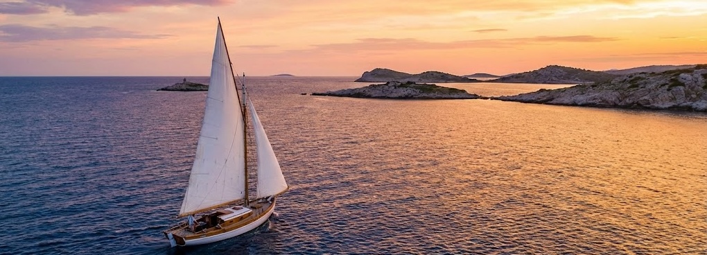 sunset-yacht-cropped.jpeg
